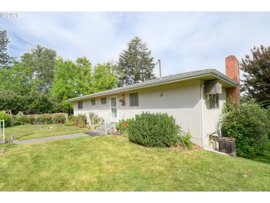 615 SW Isaac Ln, Pendleton, OR 97801 - #2
