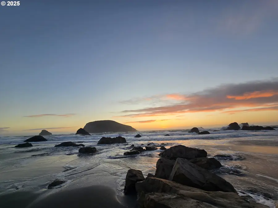 1241 Lighthouse Ln, Brookings, OR 97415 - Image #2