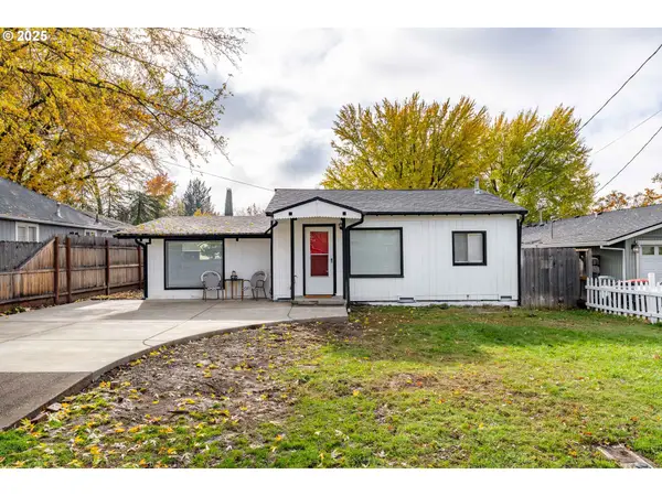 2080 College Way, Medford, OR 97504