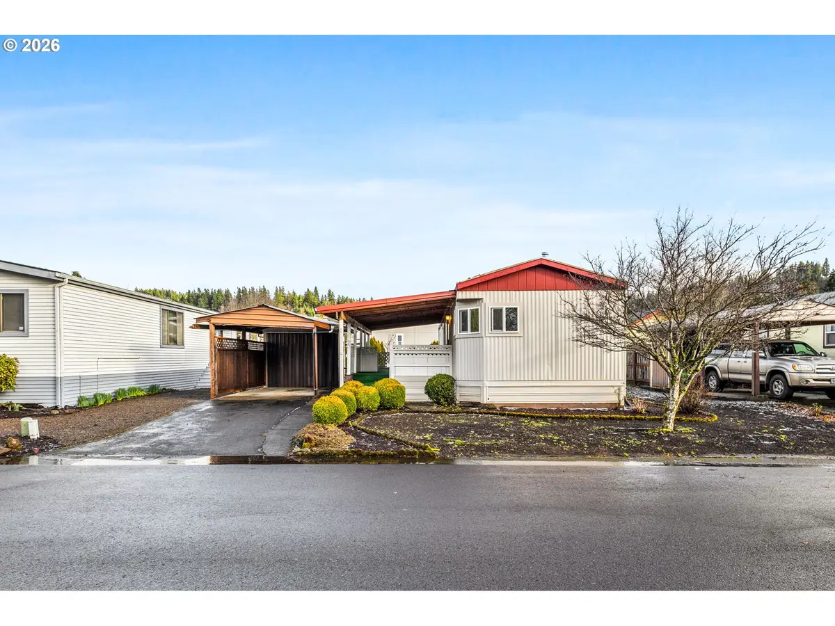 1307 S Water St, Silverton, OR 97381 - #1