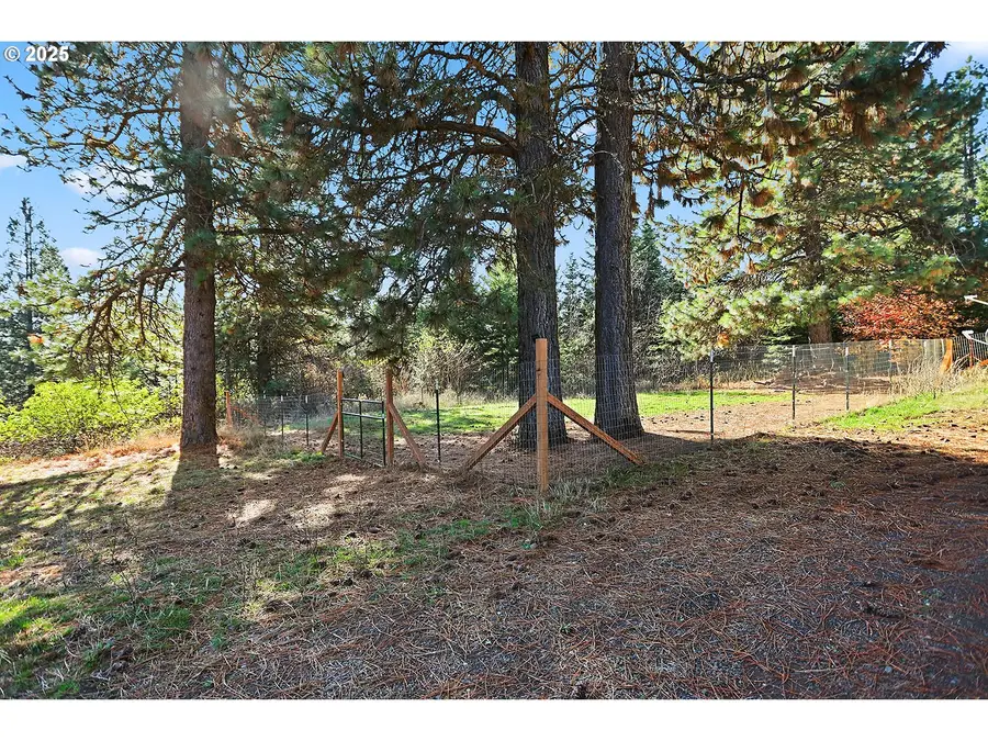 476 Sleepy Hollow Rd, Lyle, WA 98635 - Image #2