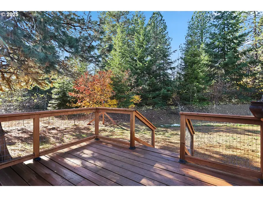 476 Sleepy Hollow Rd, Lyle, WA 98635 - Image #3