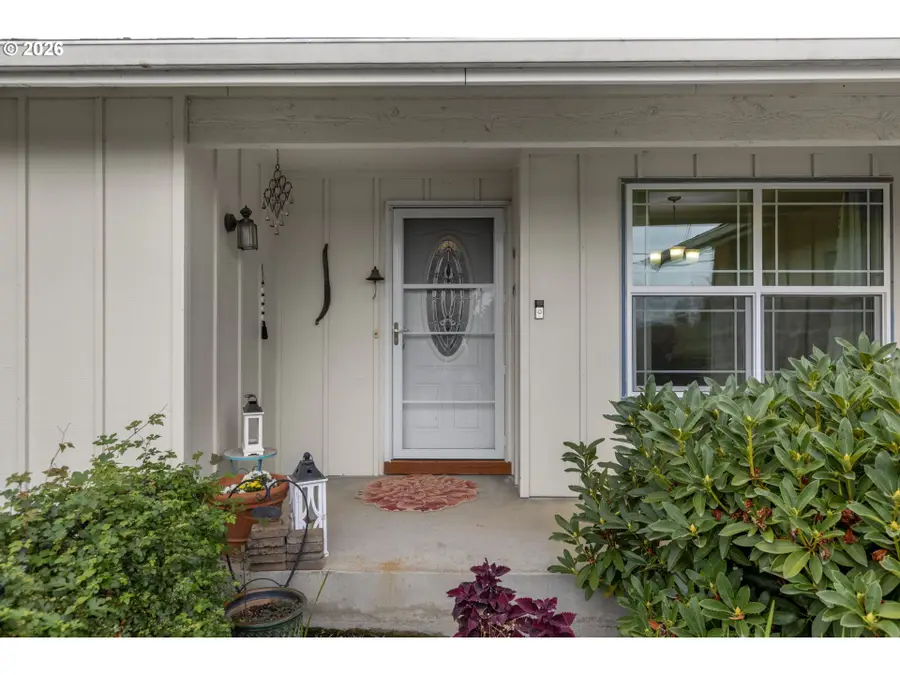 1910 Hawkins Ln, Eugene, OR 97405 - #2