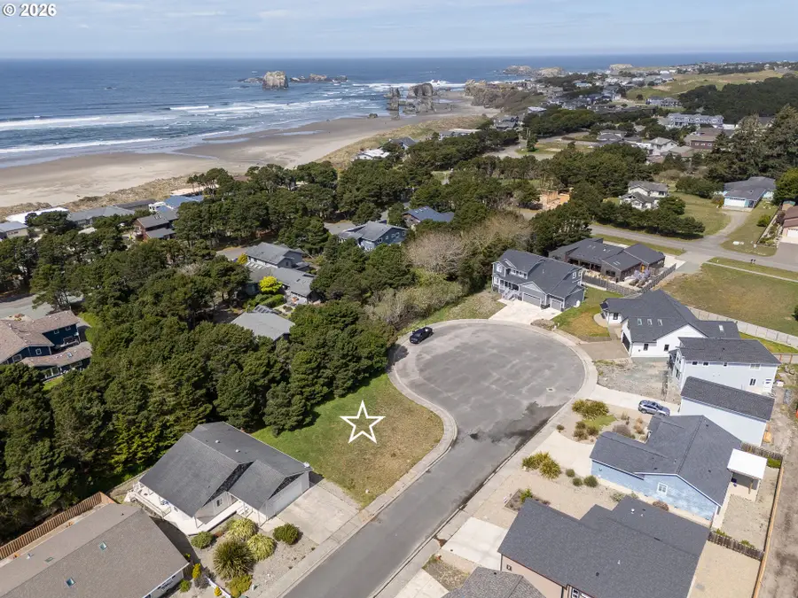 3122 Periwinkle Ln Sw #5, Bandon, OR 97411 - #2