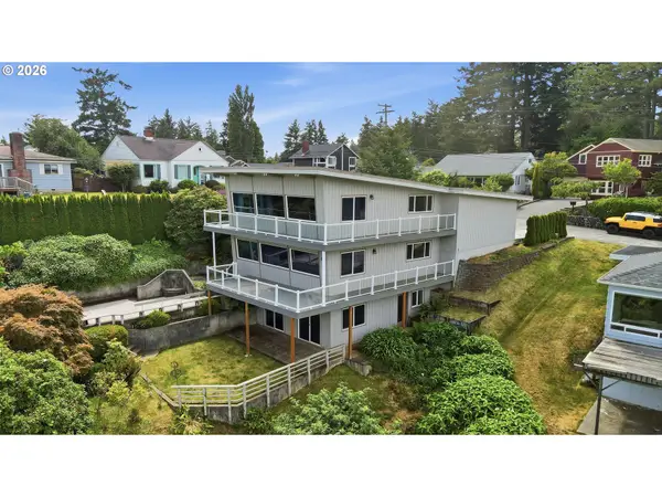 451 Simpson Ave, NorthBend, OR 97459