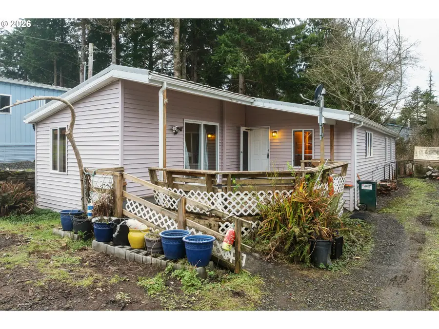 923 S Easy St, Rockaway Beach, OR 97136 - #2