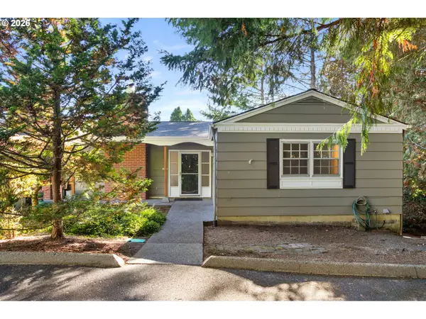 3653 SW 52nd Pl, Portland, OR 97221