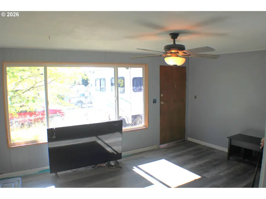 721 NE Christian St, Myrtle Creek, OR 97457 - #3