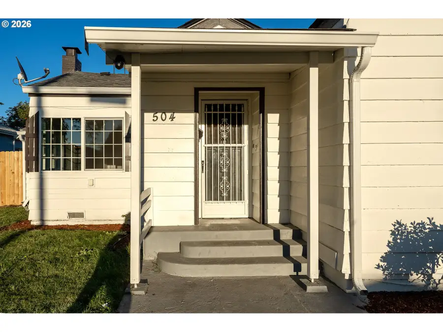 504 S 5th Ave, Kelso, WA 98626 - #3