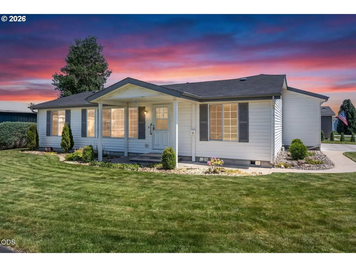 811 NE Paiute Ct, Redmond, OR 97756 - #1