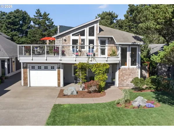 8960 Chinook Ln, Manzanita, OR 97130