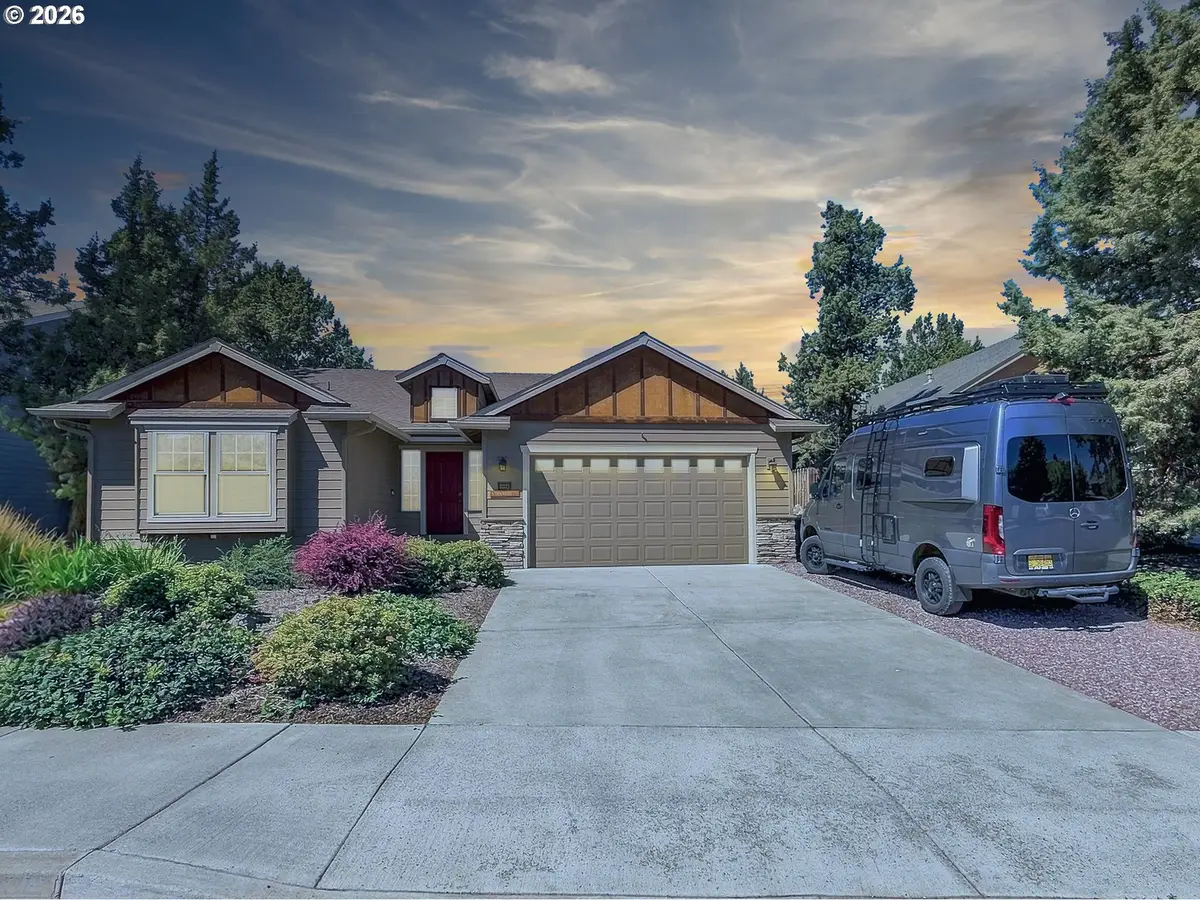 2021 SW 41st St, Redmond, OR 97756 - #1
