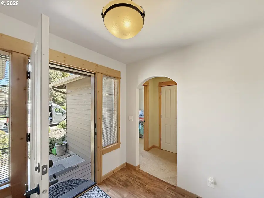 2021 SW 41st St, Redmond, OR 97756 - #3