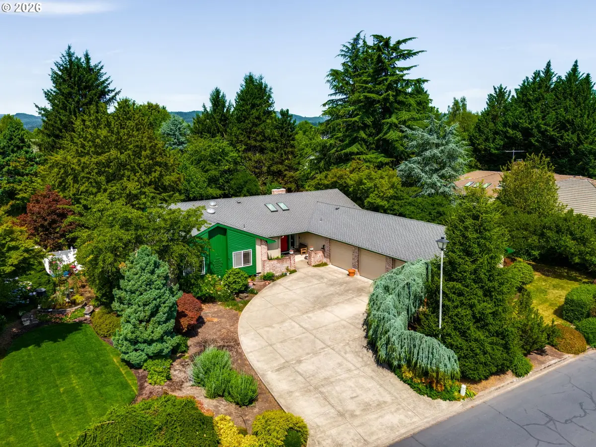 2221 NW Doral St, McMinnville, OR 97128 - #1
