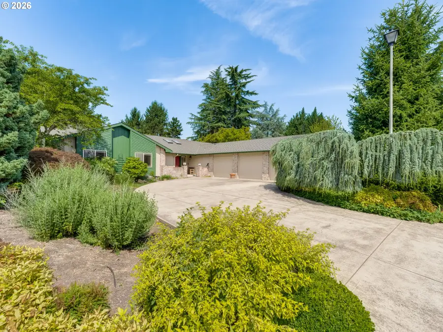 2221 NW Doral St, McMinnville, OR 97128 - #2