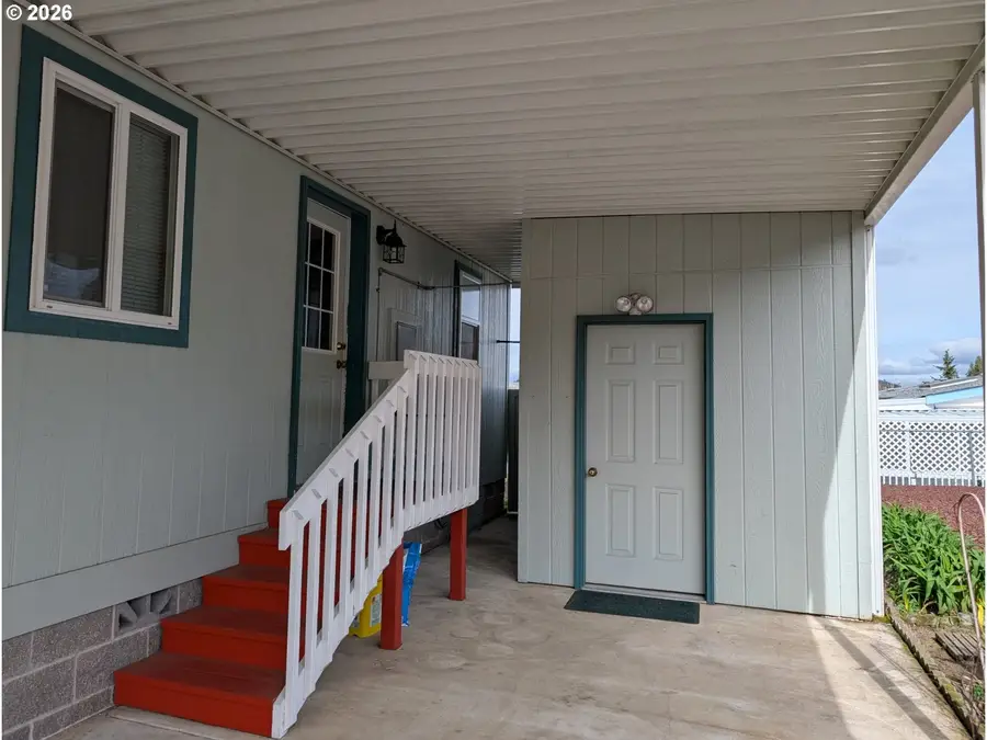 205 W River Ridge Ave, Roseburg, OR 97471 - #3