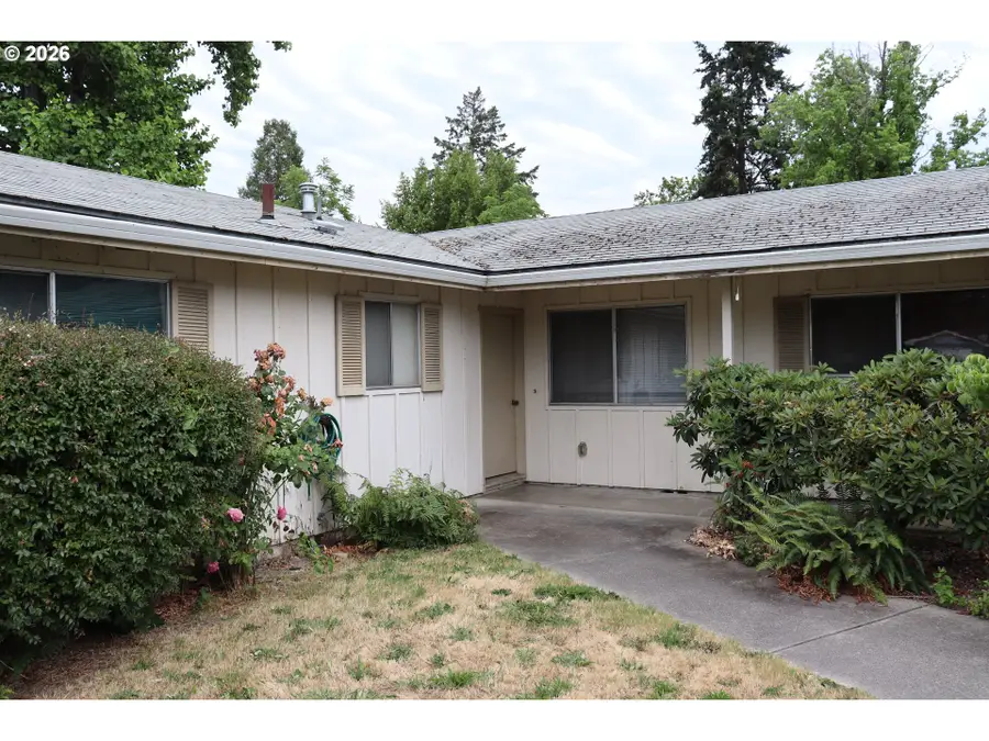 711 SW Rogue River Ave, Grants Pass, OR 97526 - #3
