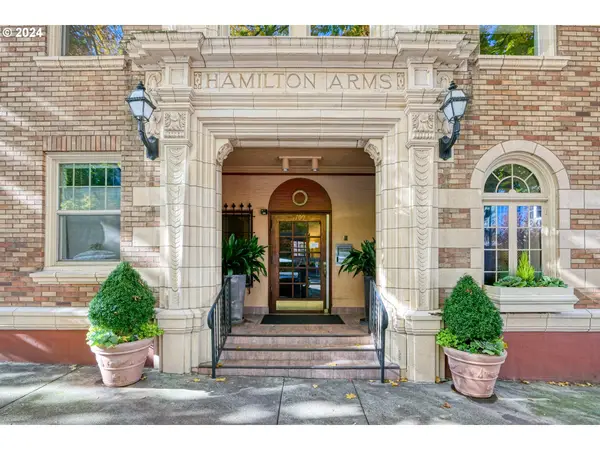 709 SW 16th Ave #406, Portland, OR 97205