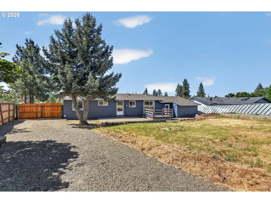 717 NE High St, Goldendale, WA 98620 - #3