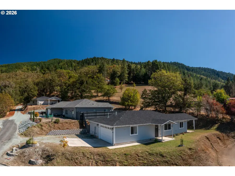 281 Clark St, Tri City, OR 97457 - #2