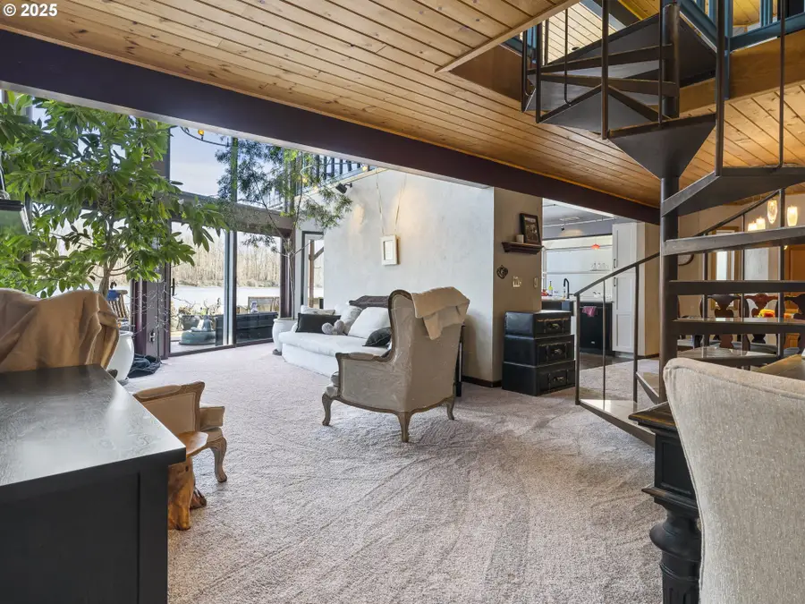 3939 N Marine Dr #8, Portland, OR 97217 - Image #3