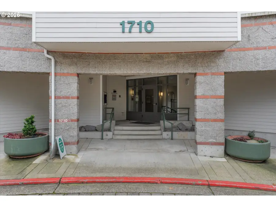 1710 S Harbor Way #202, Portland, OR 97201 - Image #2