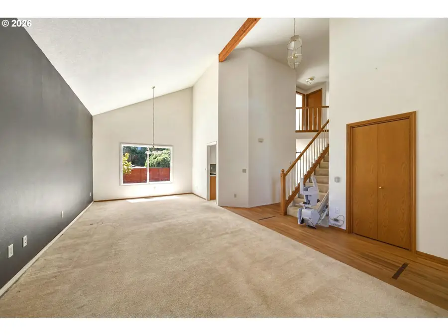 5002 SW Vacuna St, Portland, OR 97219 - #3
