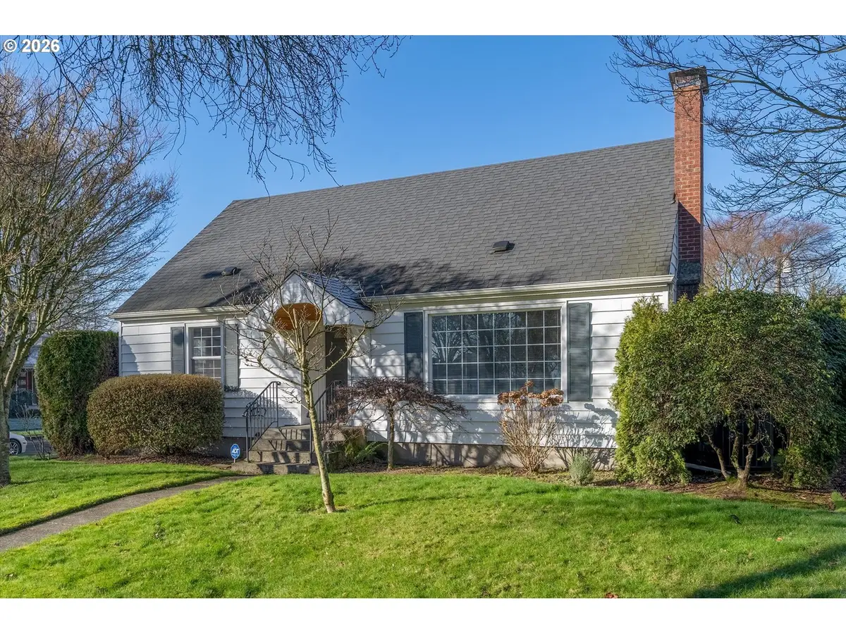 1403 18th Ave, Longview, WA 98632 - Image #1