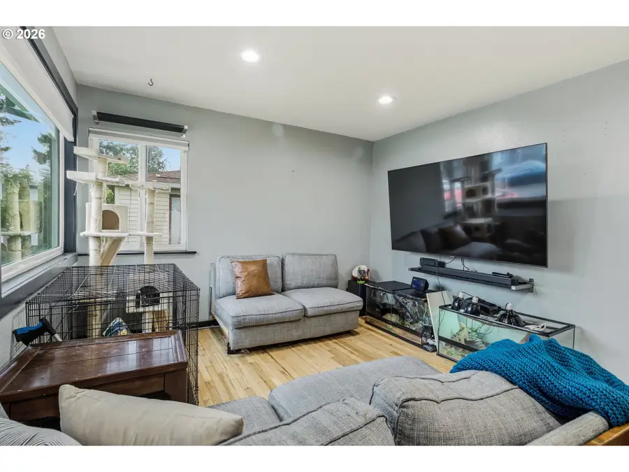11937 NE Holladay St, Portland, OR 97220 - Image #2