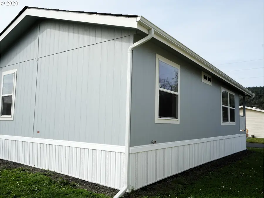 1200 E Central Ave #80, Sutherlin, OR 97479 - #3