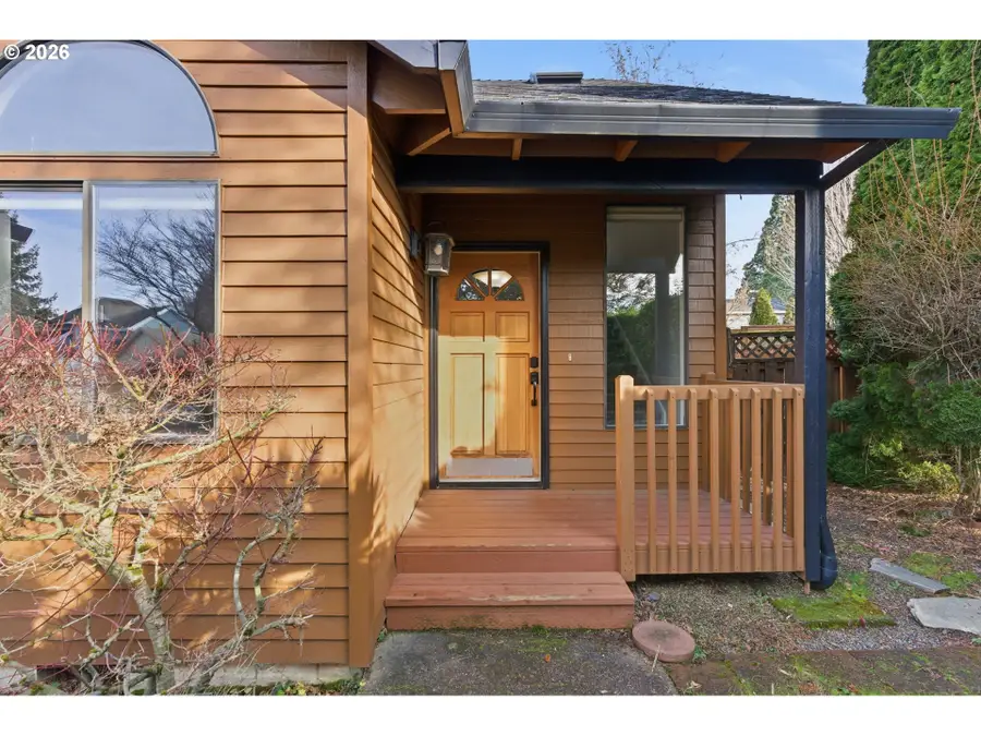 5585 NW Peregrine Pl, Portland, OR 97229 - #3