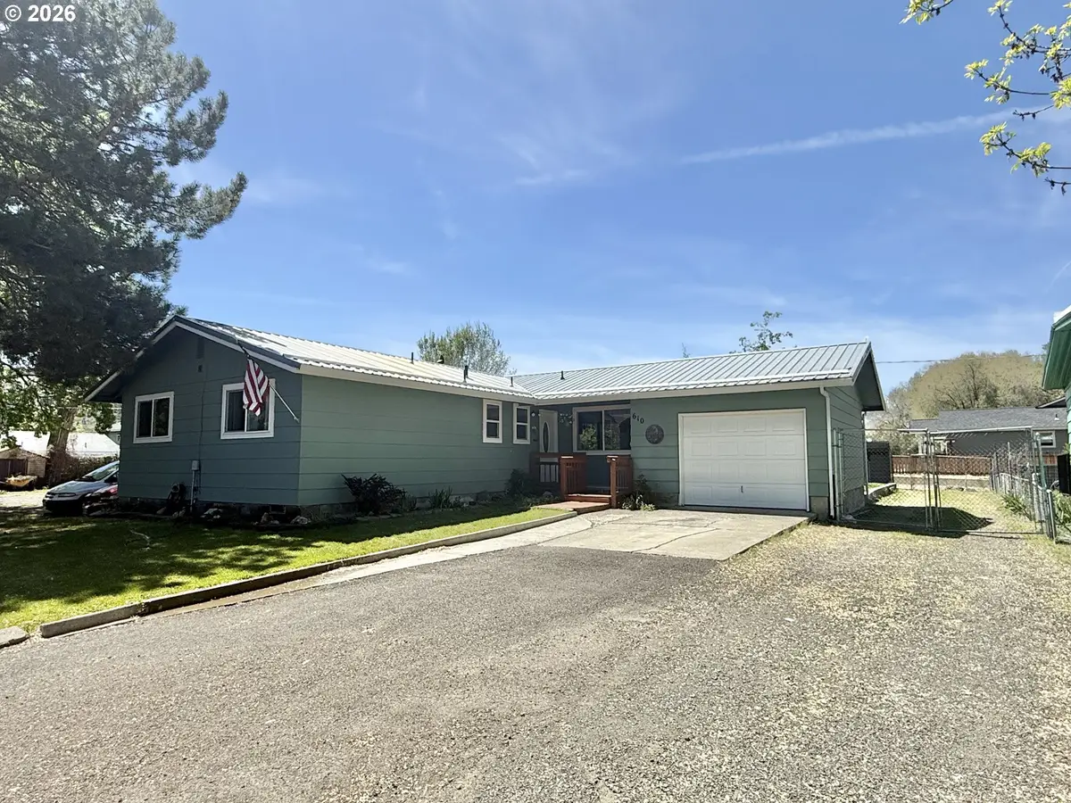 610 NW Bridge St, John Day, OR 97845 - #1