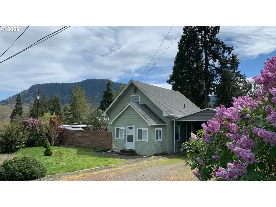374 E Main St, Lowell, OR 97452 - #3