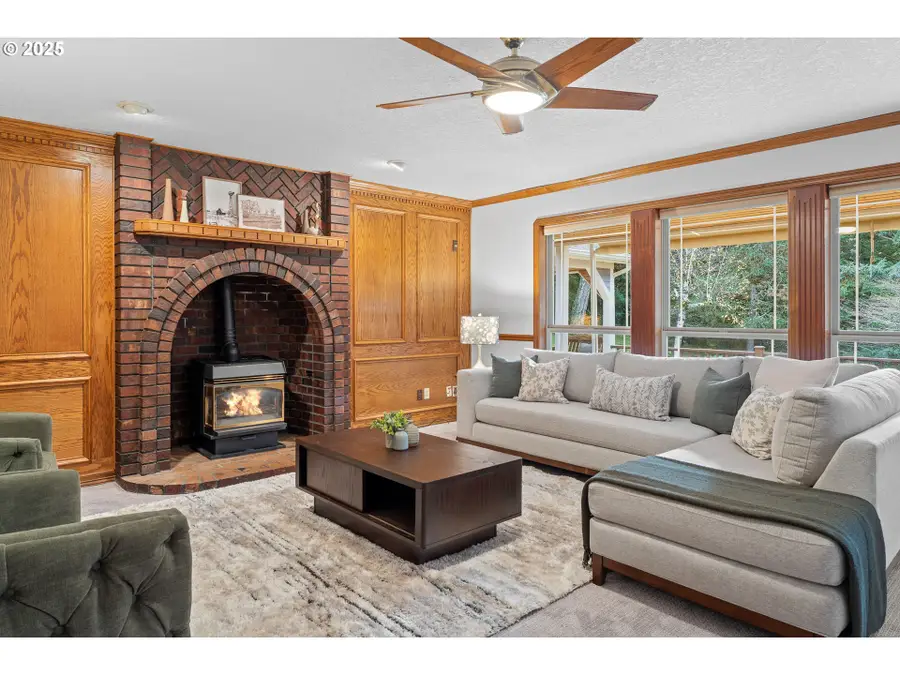 16003 SE Cielo Ct, Damascus, OR 97089 - Image #2