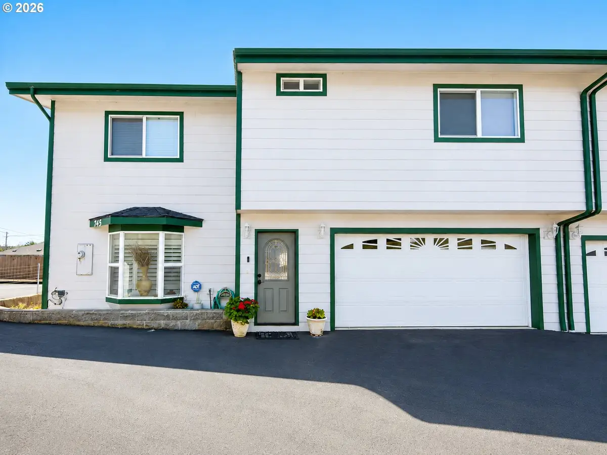 745 2nd St, Brookings, OR 97415 - #1