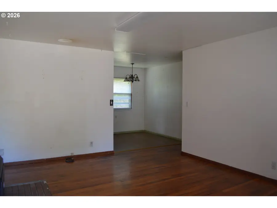641 SE 148th Ave, Portland, OR 97233 - #2