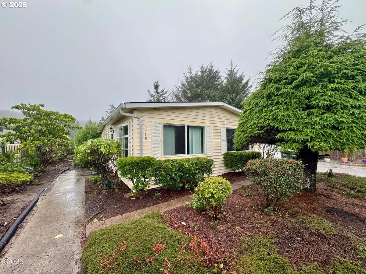 3318 NE Coos St, Newport, OR 97365 - Image #1