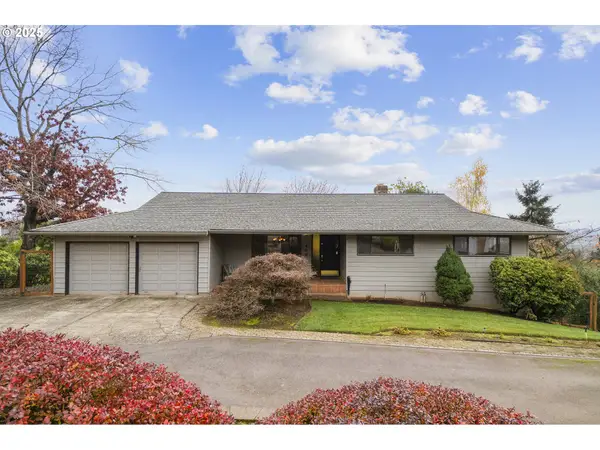 409 SW Red Hills Dr, Dundee, OR 97115