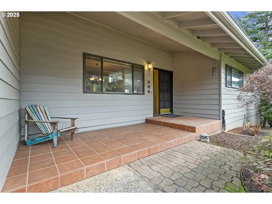 409 SW Red Hills Dr, Dundee, OR 97115 - Image #2