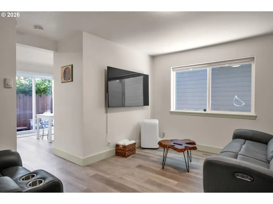 1733 Mill Aly, Eugene, OR 97401 - Image #3