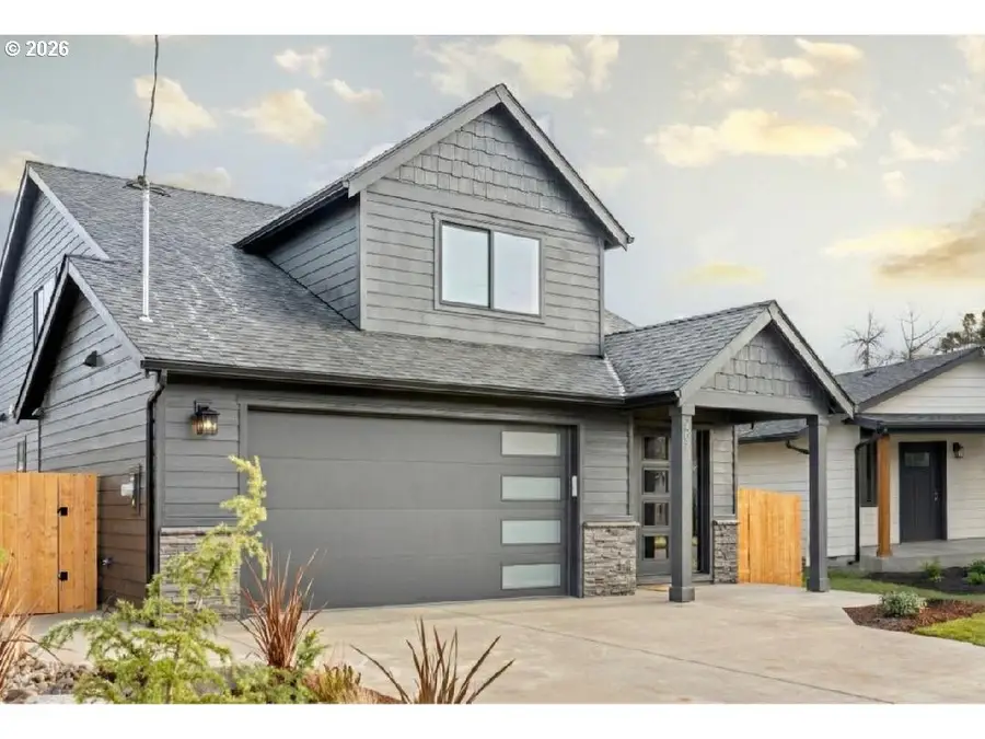 407 S 1st St, Silverton, OR 97381 - Image #3