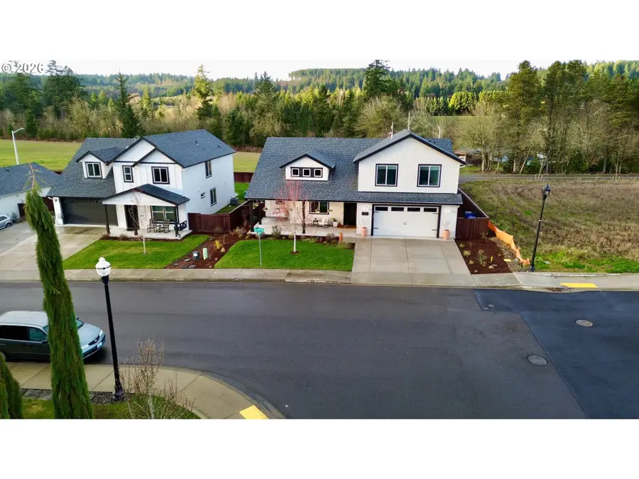 2031 E 9th St, La Center, WA 98629 - #3