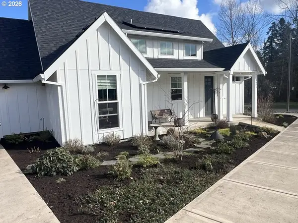 1864 John Muir Cir, Salem, OR 97302
