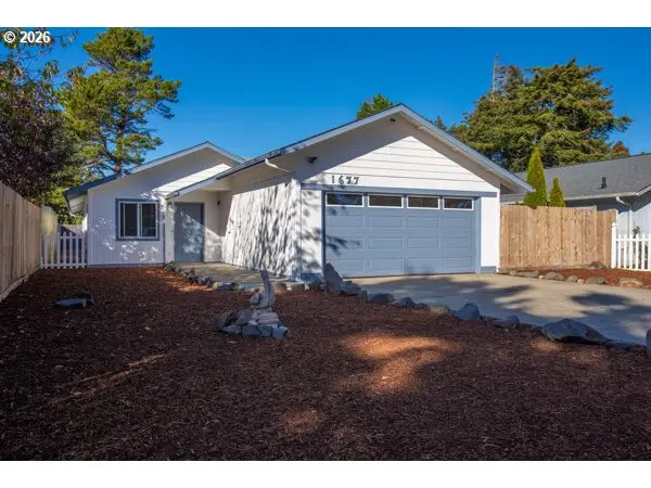 1677 25th St, Florence, OR 97439 - #1