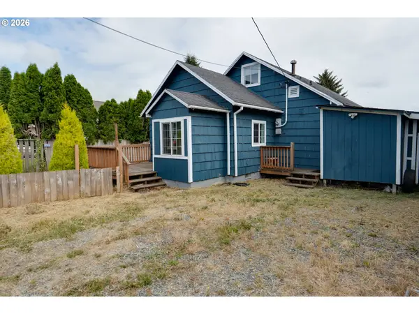 92367 E Rd, Astoria, OR 97103