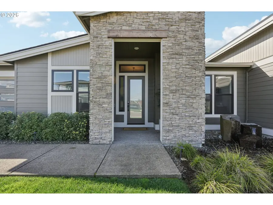 5904 SE Mcinnis St, Hillsboro, OR 97123 - #3