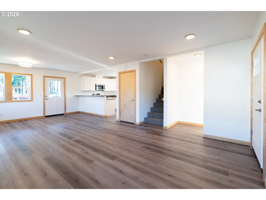 51685 Rose St, McKenzie River, OR 97413 - #2