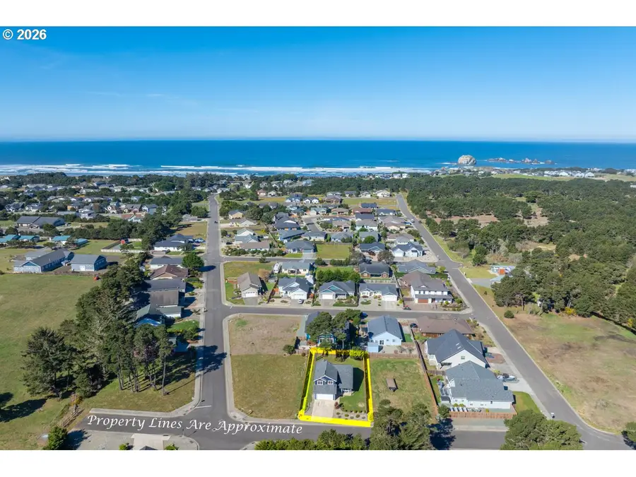 2679 Franklin Ave Sw, Bandon, OR 97411 - #2