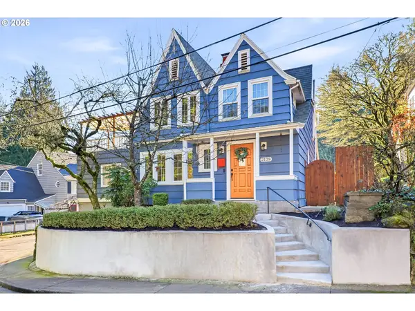 2128 SW Edgewood Rd, Portland, OR 97201