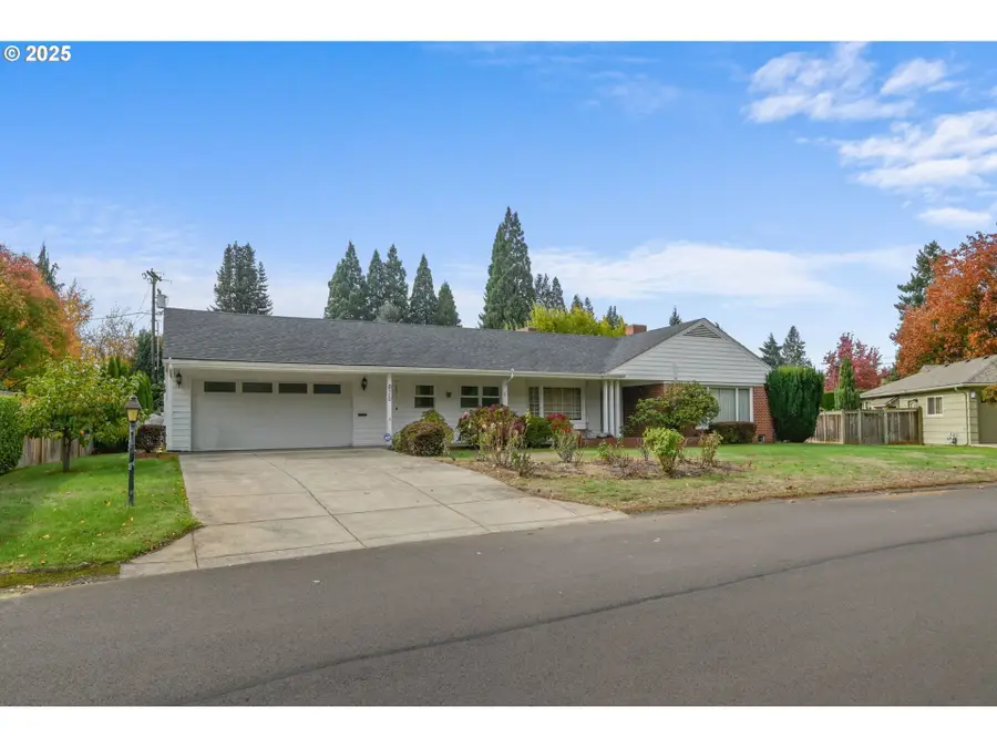 820 Lariat Dr, Eugene, OR 97401 - Image #2